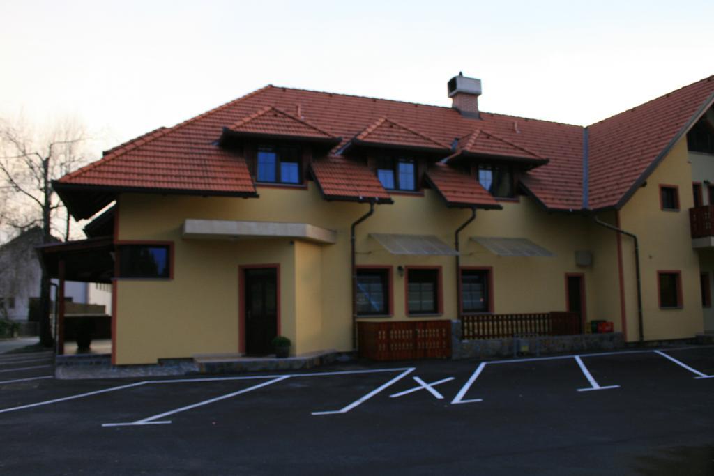 Guest House Klub Kovac Naklo Exterior photo